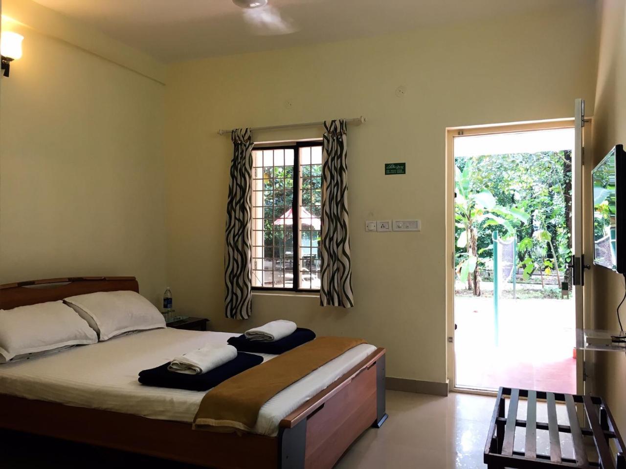 Palm Grove Service Villa Kochi Exterior foto