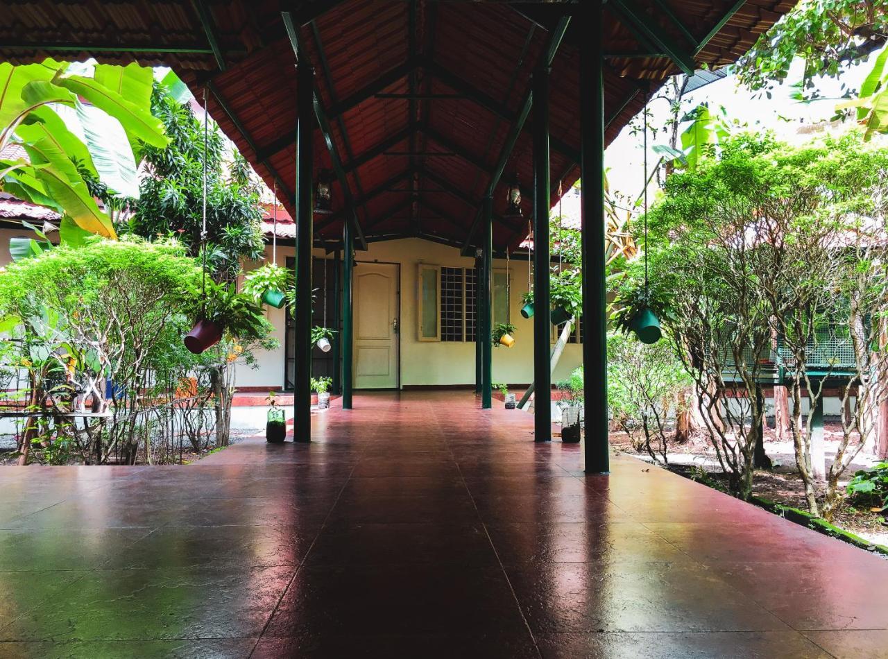 Palm Grove Service Villa Kochi Exterior foto